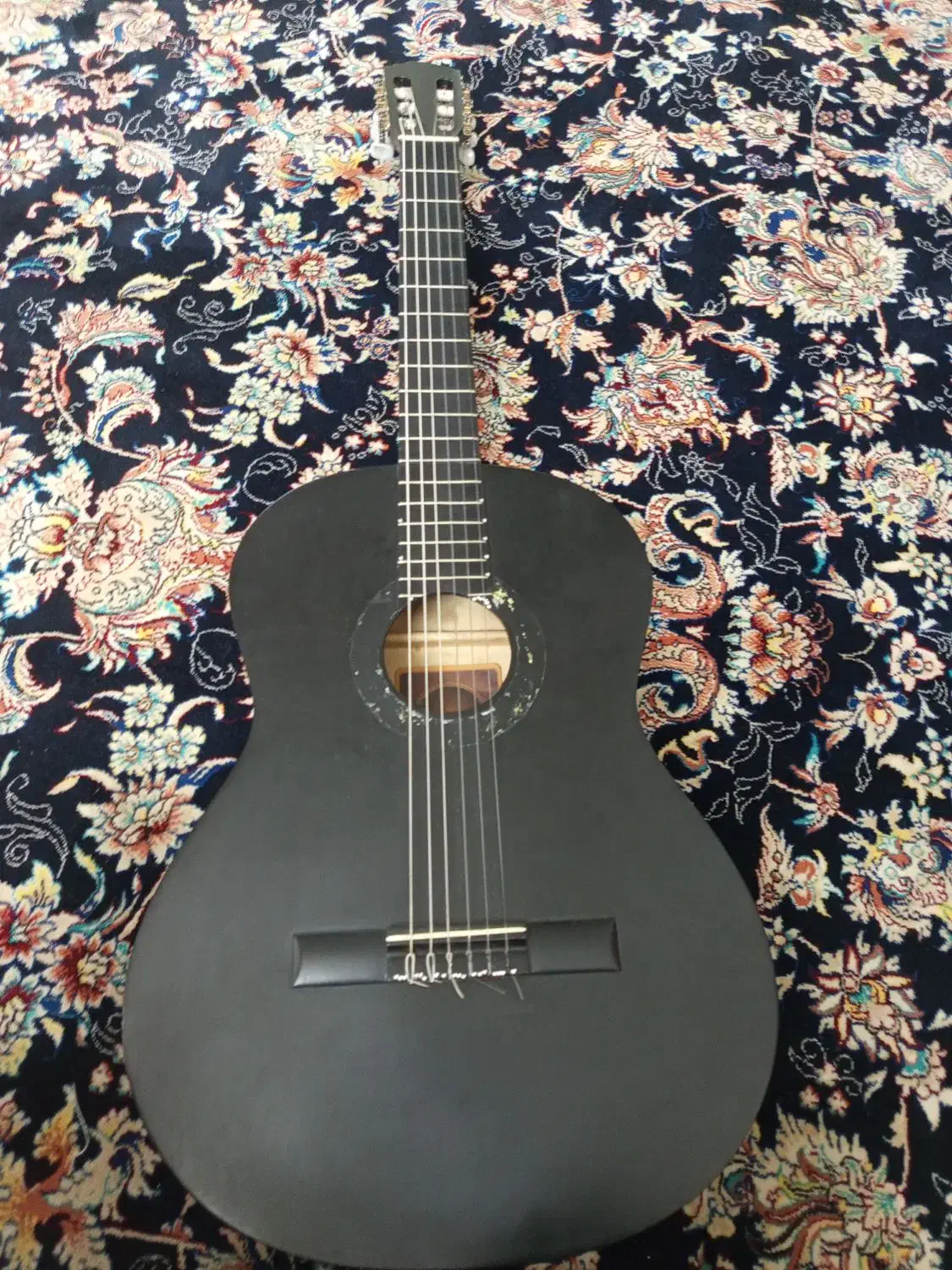 گیتار ل چهار چهارم برای آموزش بسیار مناسب است|گیتار، بیس، امپلیفایر|الیگودرز, |دیوار