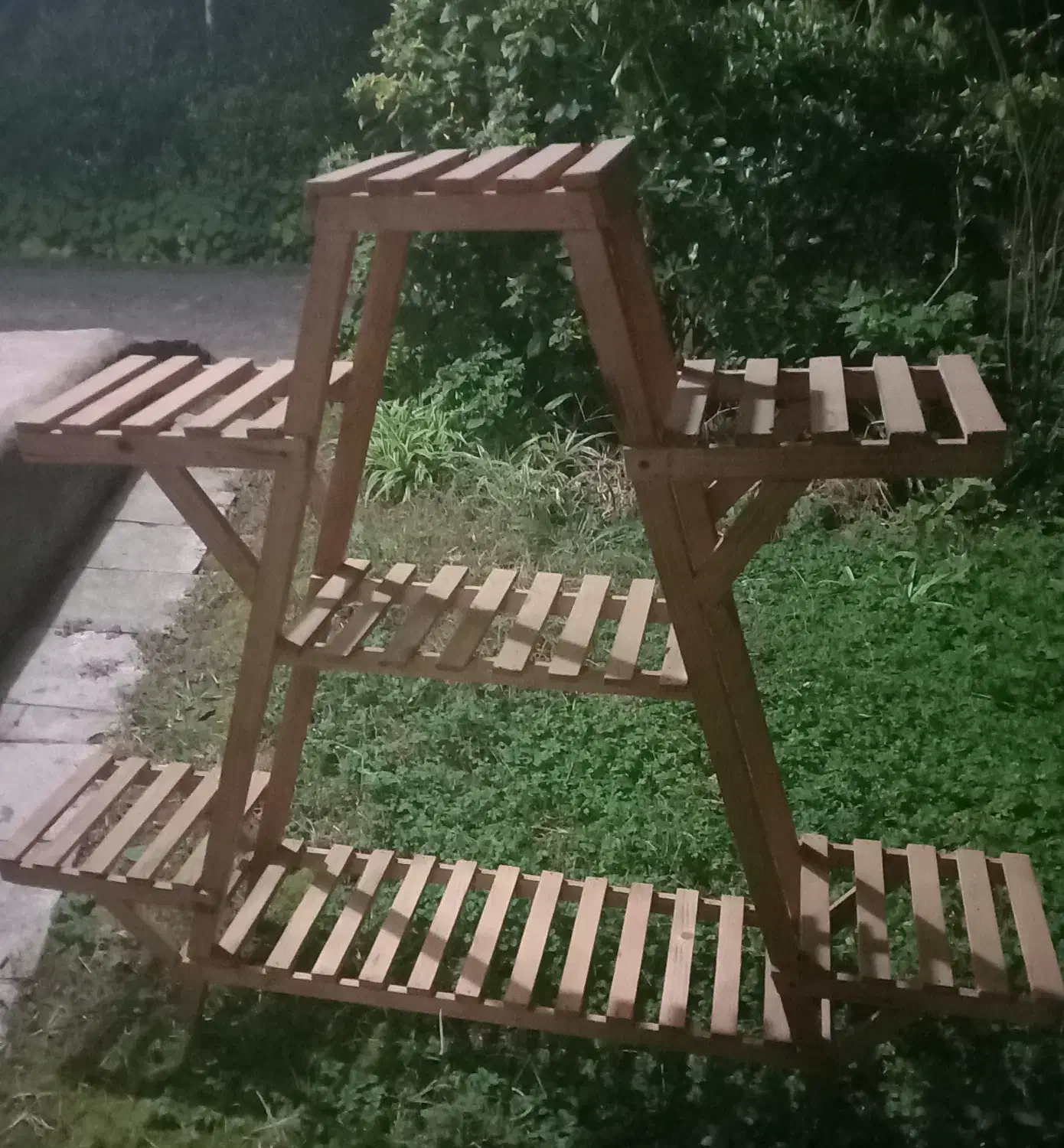 استند گل|کتابخانه، شلف، قفسههای دیواری|کلاچای, |دیوار