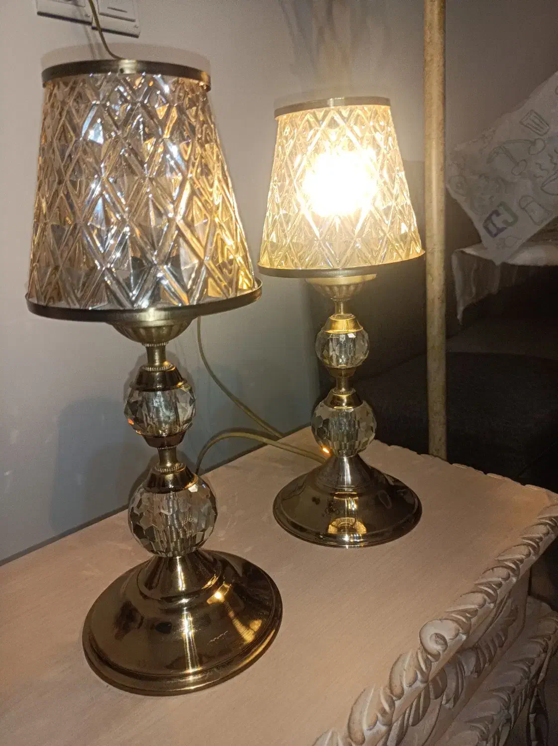 چراغ کریستال|چراغ خواب و آباژور|اصفهان, باغ دریاچه|دیوار