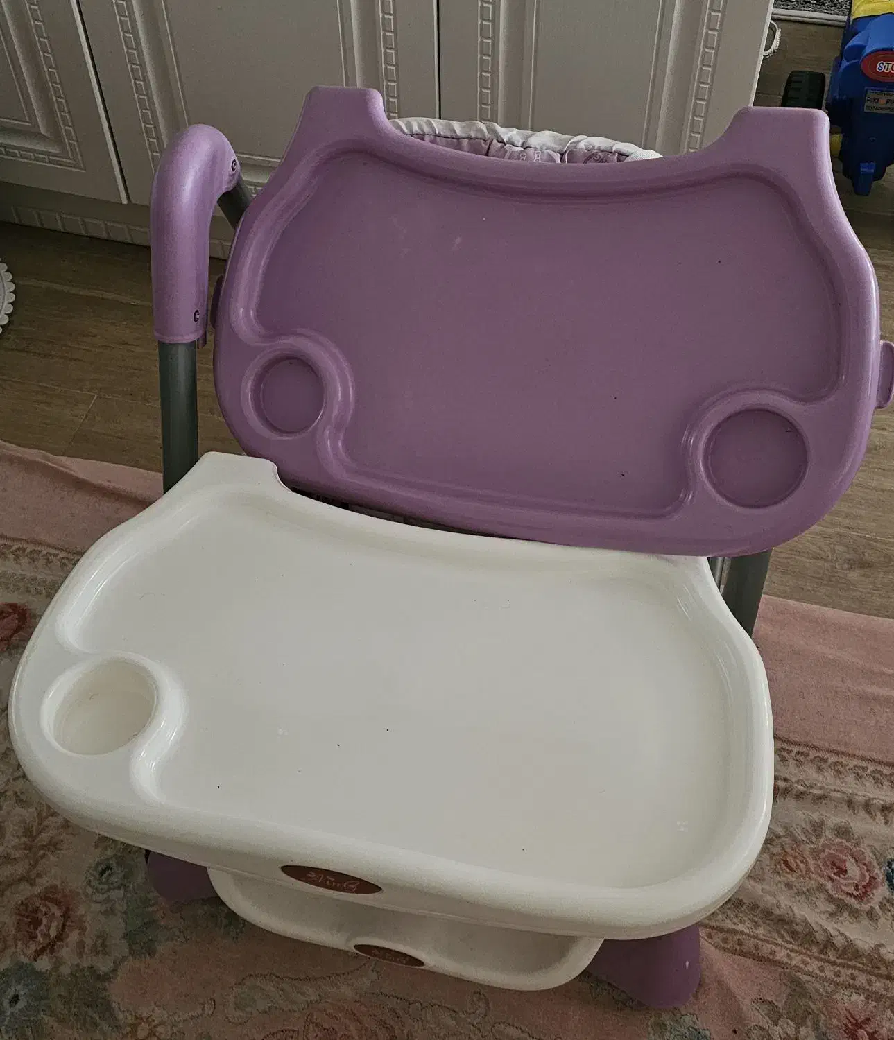 صندلی غذای کودک مارک AING|تخت و صندلی بچه|فردیس, منظریه|دیوار