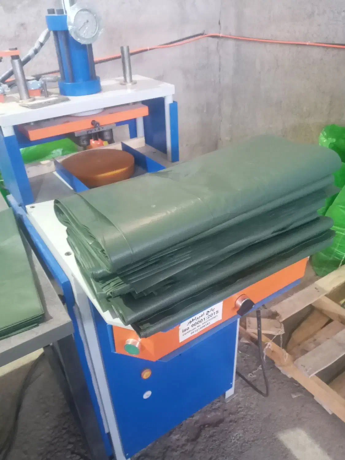 کیسه زباله ساده ورنگی|ظروف نگهدارنده، پلاستیکی، یکبارمصرف|اشتهارد, |دیوار