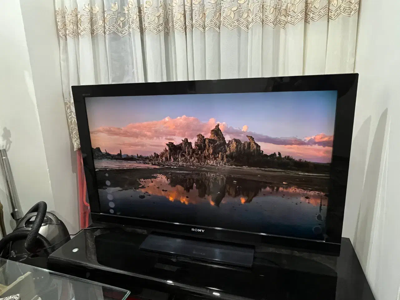 تلویزیون ال سی دی سونی ۴۲ اینچ|تلویزیون و پروژکتور|تهران, والفجر (افسریه)|دیوار