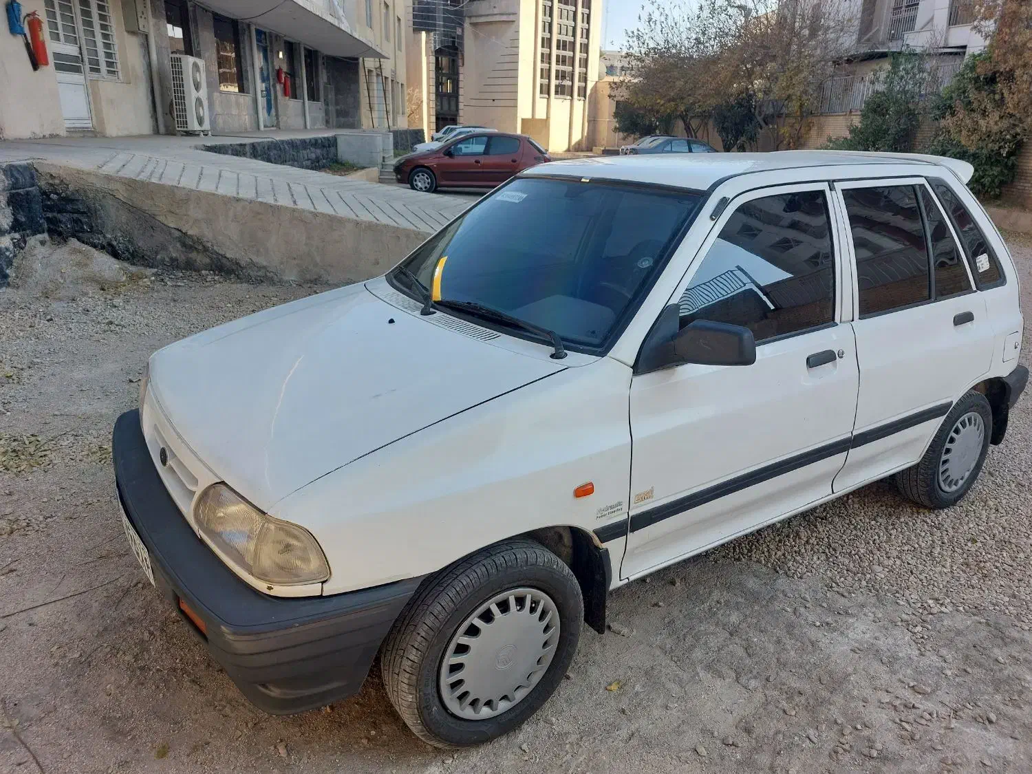 پراید هاچ بک نسیم سفید شاسی پلم تمام فابریک|خودرو سواری و وانت|شیراز, نشاط|دیوار