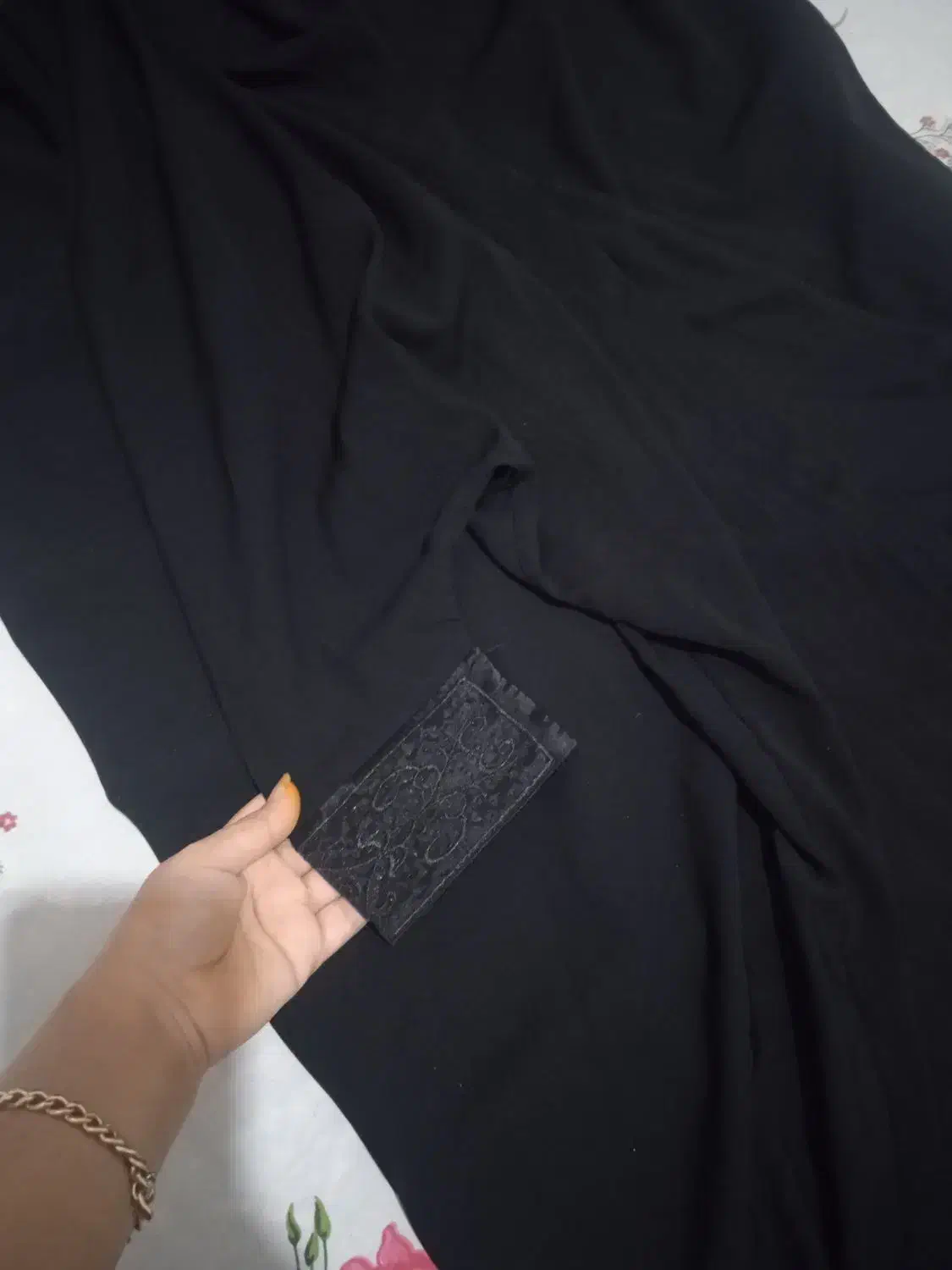 چادر ملی عربی|لباس|مشهد, بلال|دیوار