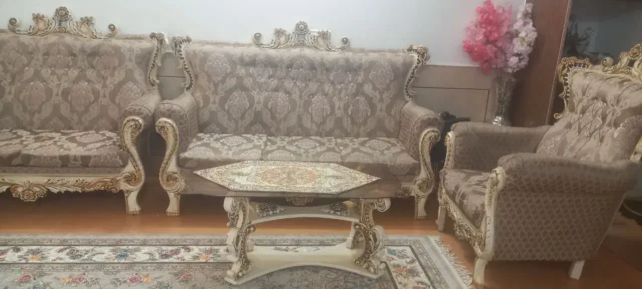 مبل سلطنتی ۷ نفره|مبلمان خانگی و میز عسلی|کاشان, درب اصفهان|دیوار