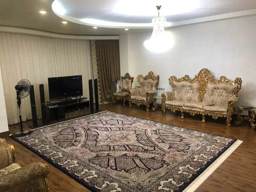 مبلمان ۹نفره سلطنتی به همراه تخت|مبلمان خانگی و میز عسلی|قائم‌شهر, |دیوار