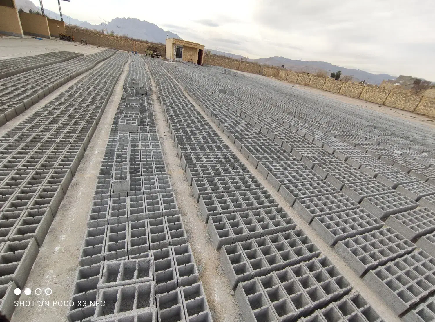 بلوک و گوم ،دیواری، توپر و سقفی|مصالح و تجهیزات ساختمان|پیر بکران, |دیوار