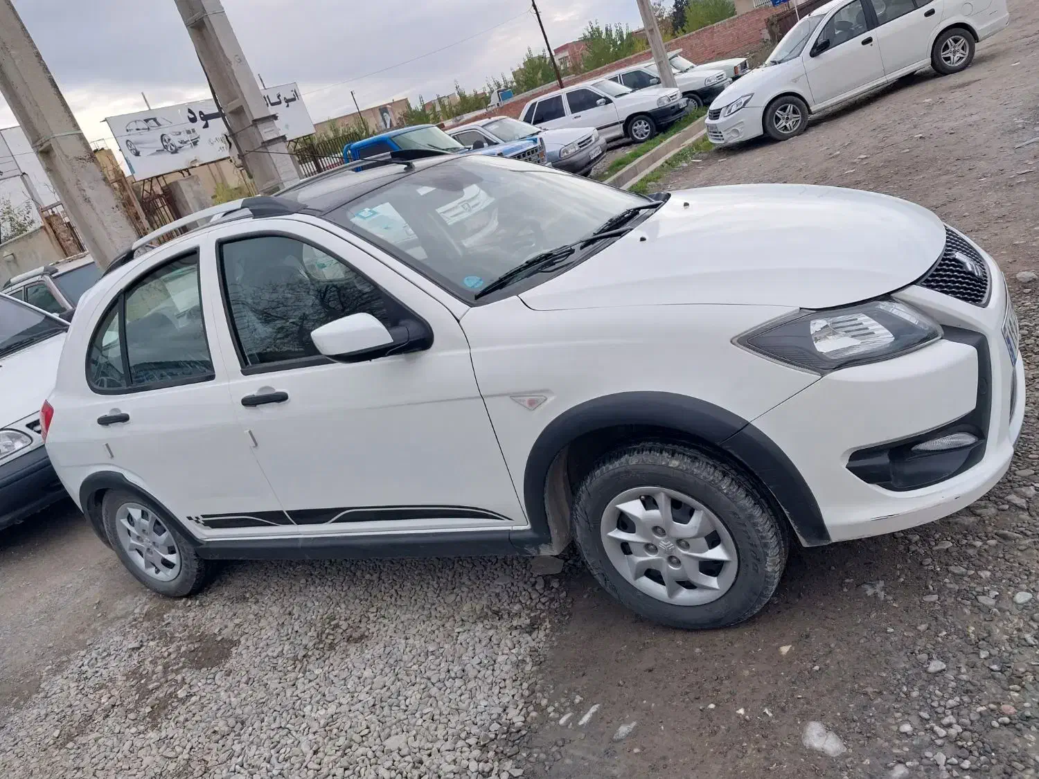 کوییک R 1403 سفید مشکی مشابه خشک گارانتی فعال|خودرو سواری و وانت|آق قلا, |دیوار