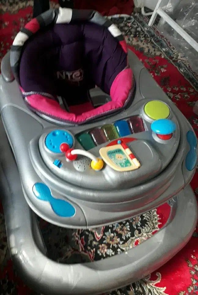 کالسکه وکریر و روروئک وکیفش و گهواره|کالسکه و لوازم جانبی|شازند, |دیوار