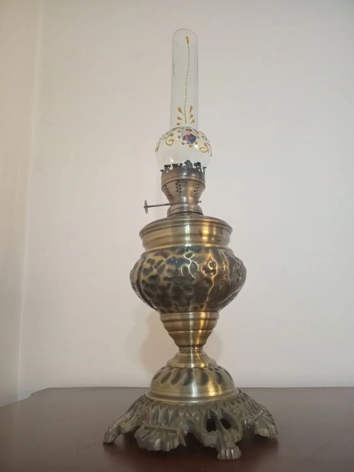 چراغ سالم|کلکسیون اشیاء عتیقه|قدس, شهرقدس|دیوار