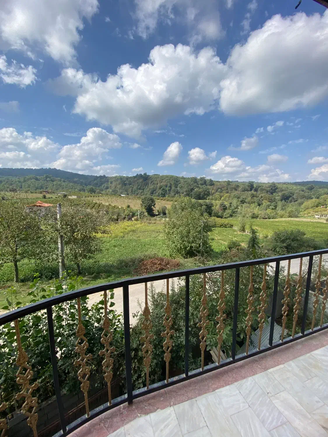 اجاره ویلا ۱۸۰ متری با منظره جنگل|اجارهٔ کوتاهمدت ویلا و باغ|سورک, |دیوار