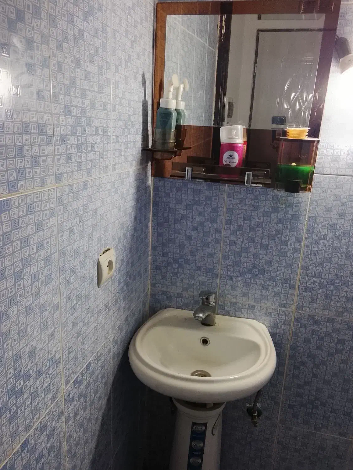 روشویی و اینه|لوازم سرویس بهداشتی|هشتگرد, شهرک بوستان|دیوار