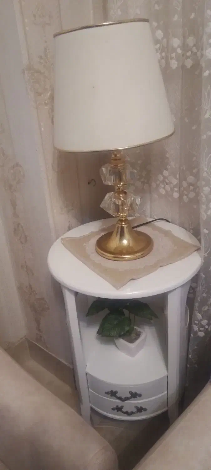 آپاژور با میز|چراغ خواب و آباژور|سنندج, |دیوار