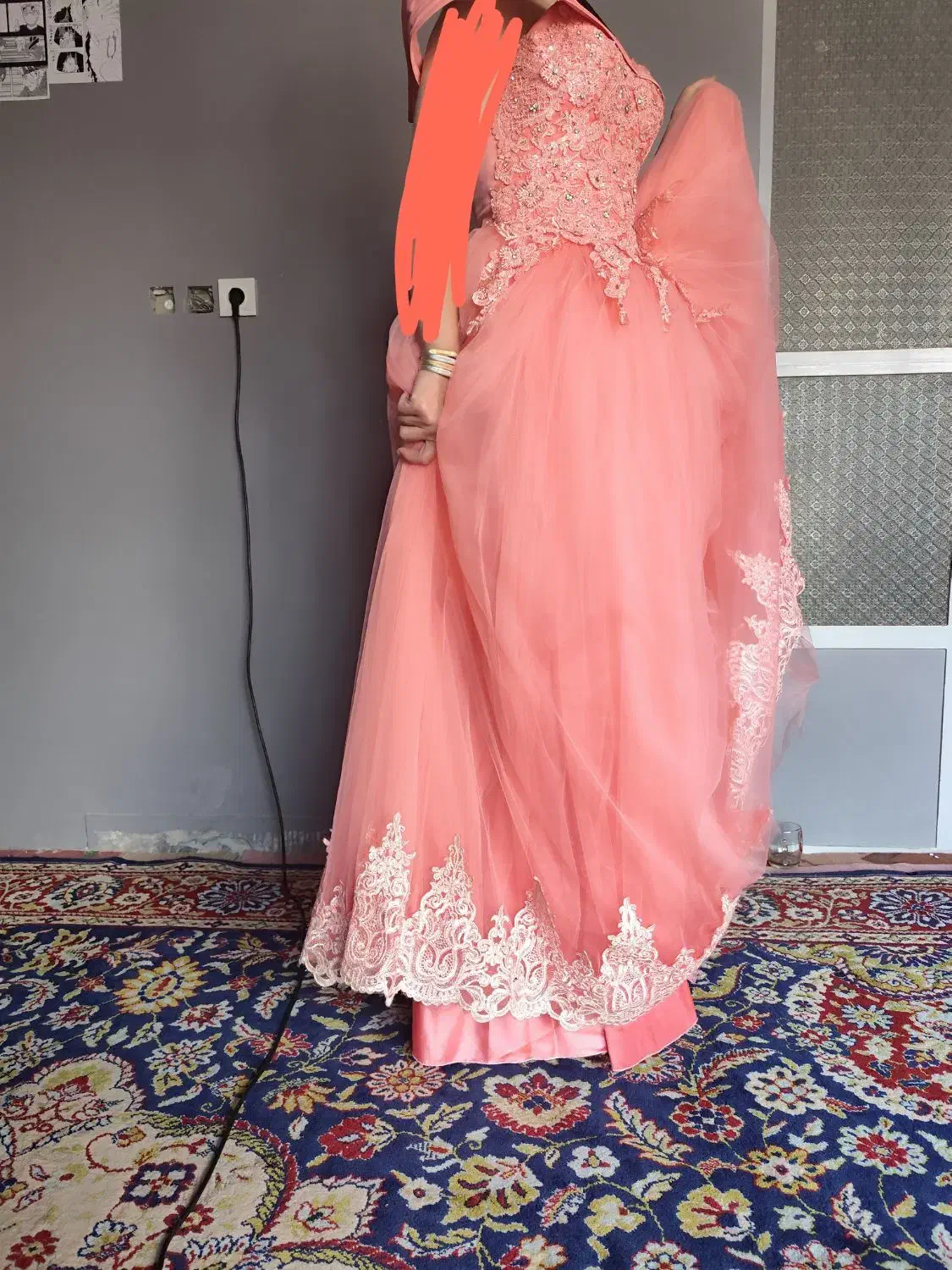 لباس عقد|لباس|سرخه, |دیوار