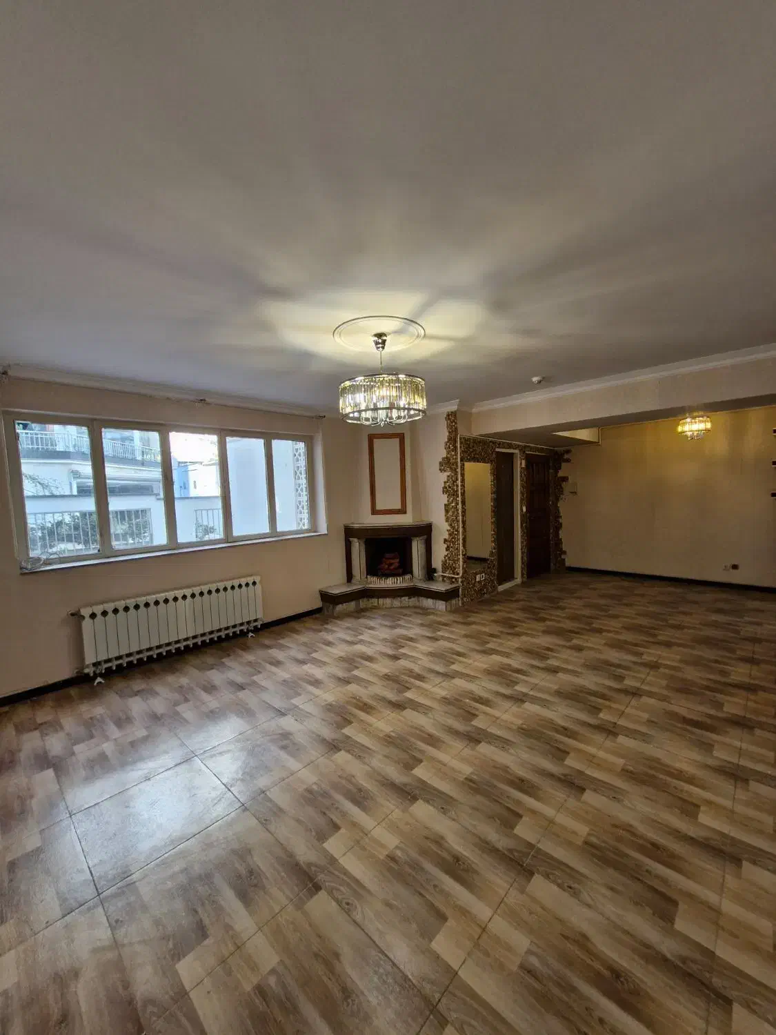 ۸۰ متر ۲ خواب/ میدان شهرداری / برج غرق نور