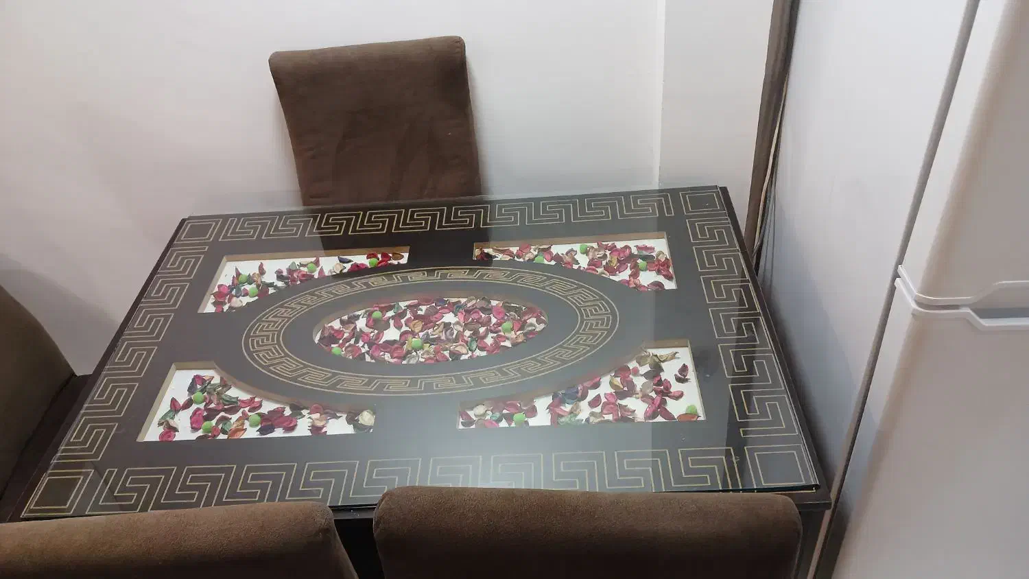 میز غذاخوری ۴ نفره|میز و صندلی غذاخوری|رشت, استادسرا|دیوار