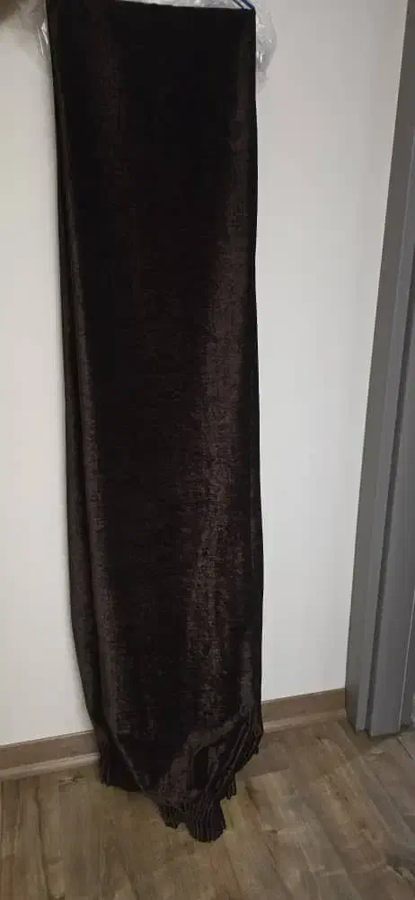 ۲ عدد کنار پرده ای مخمل در حد نو|پرده، رانر، رومیزی|کرج, گوهردشت|دیوار