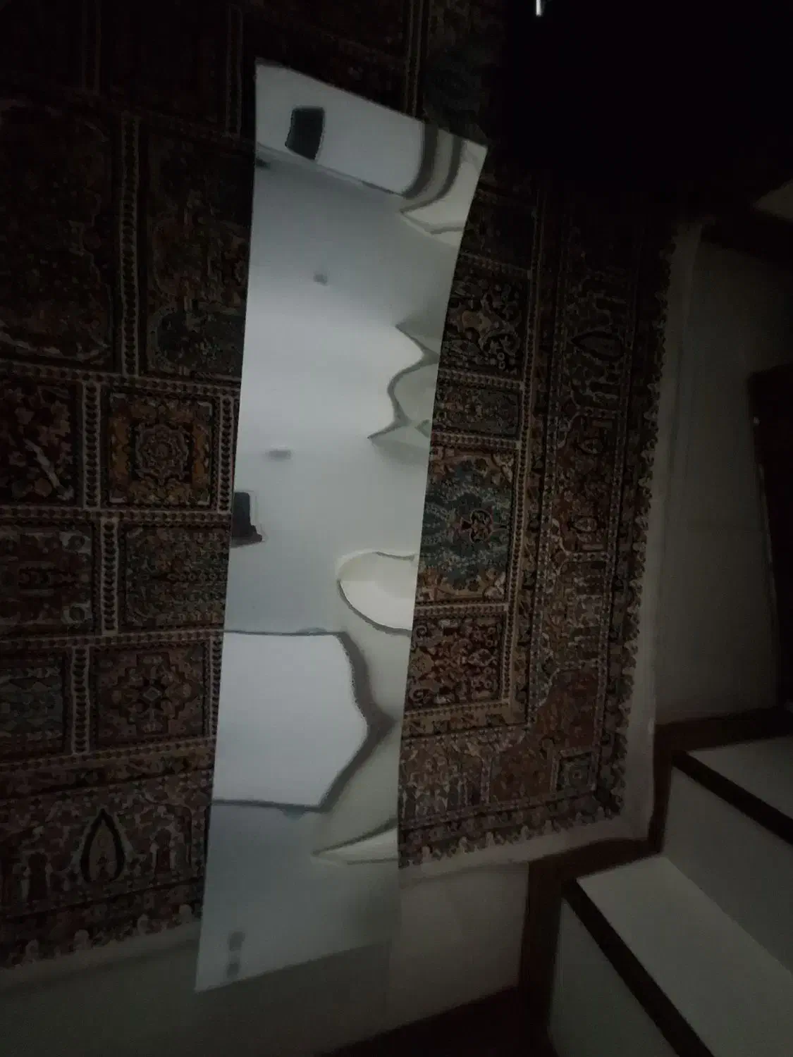 اینه|آینه|کرج, جهان‌شهر|دیوار