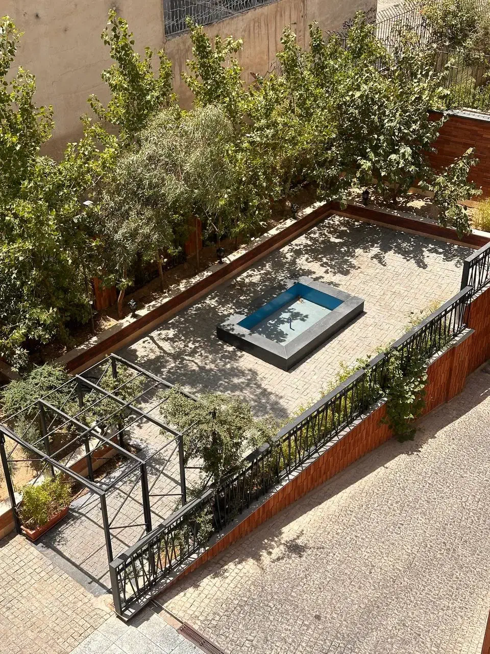 ۶۵متری برج باغ مجلل مشاعات دار مختص برج نشینان