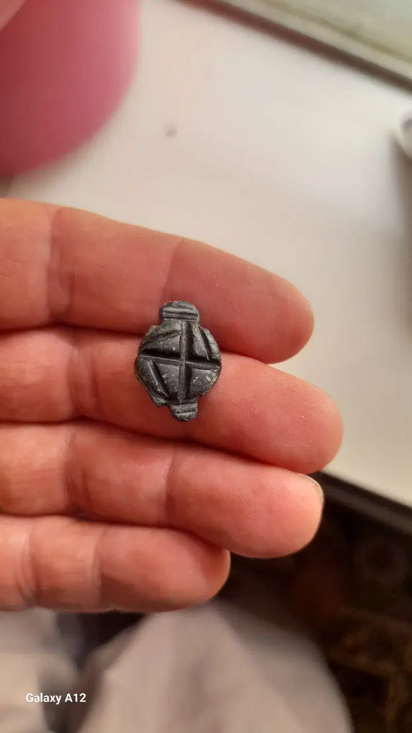 مهره کهنه|کلکسیون اشیاء عتیقه|حمیل, |دیوار