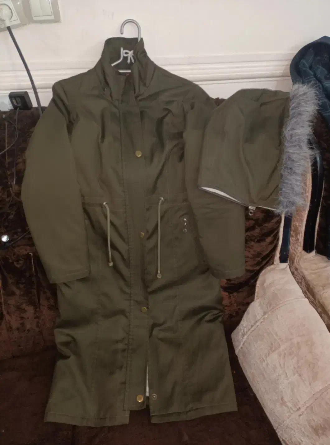 سبز یشمی|لباس|فرخ‌شهر, |دیوار