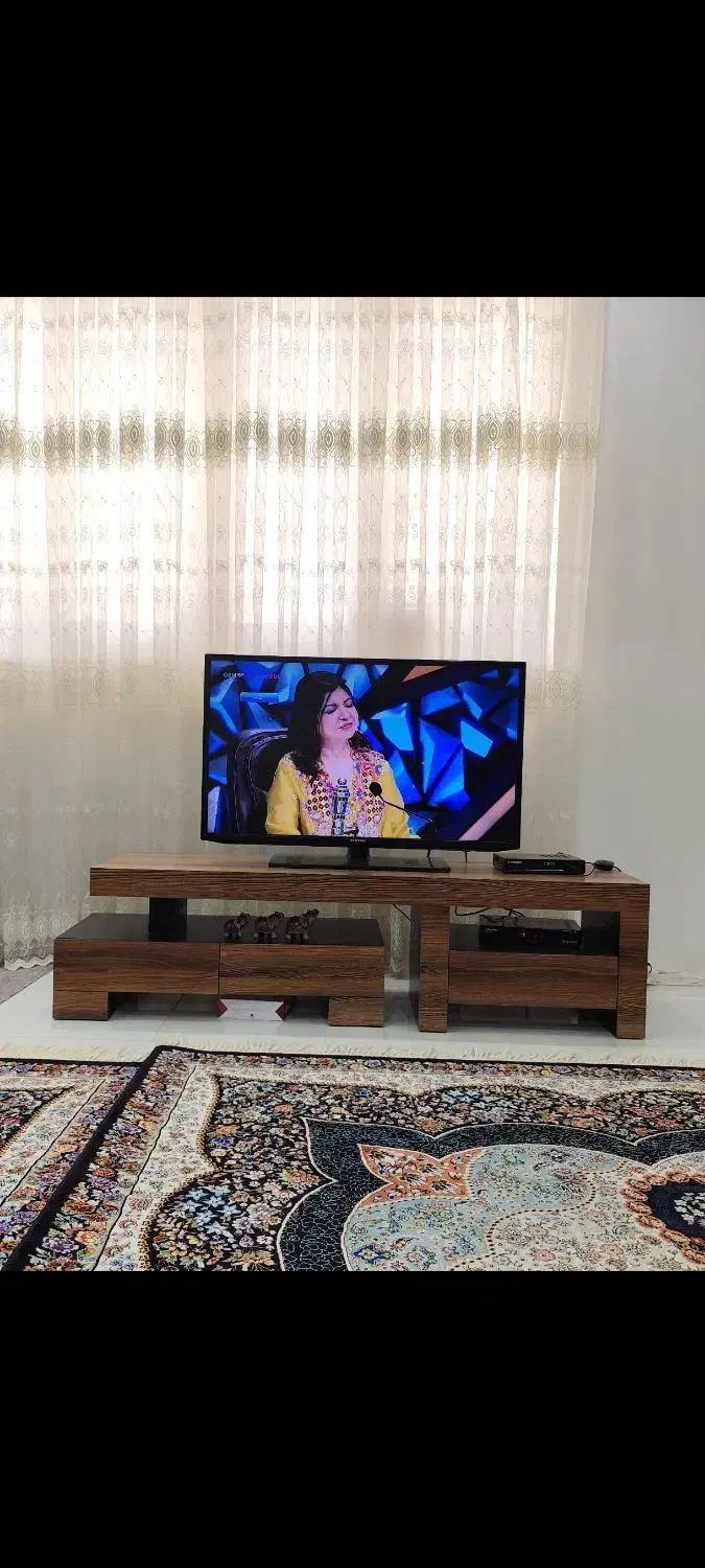 زیر تلویزیون در حد نو|میز تلویزیون|اهواز, فولاد|دیوار