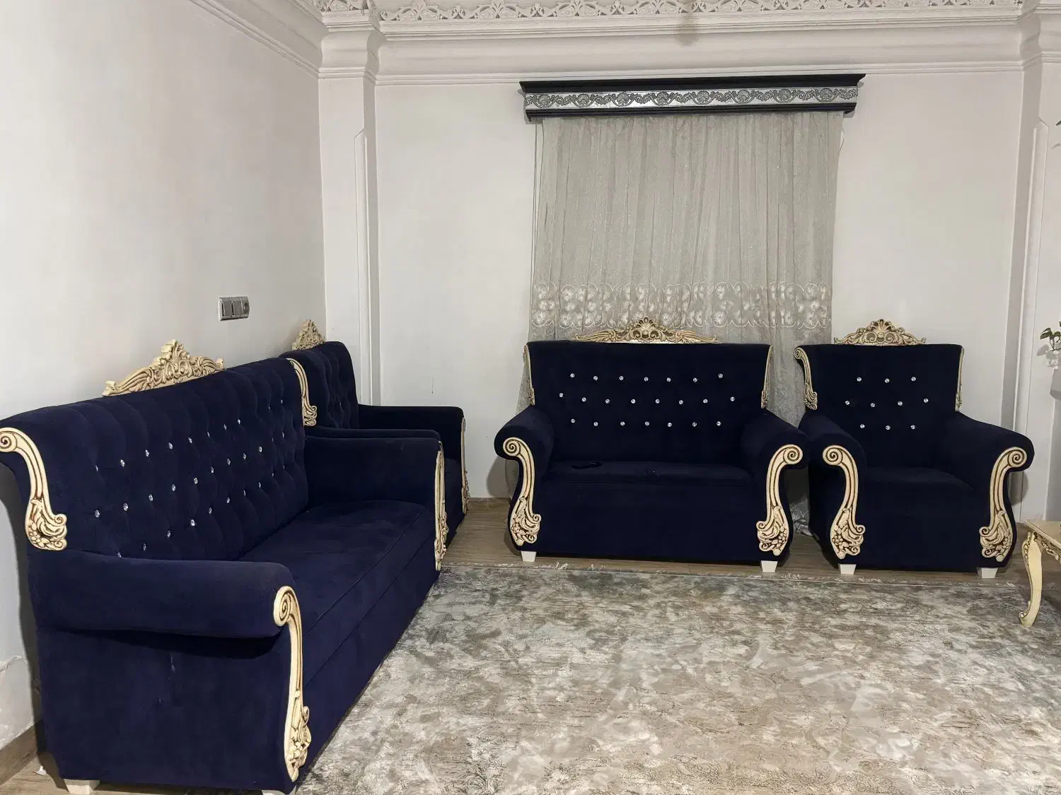 مبل ۷نفره مخمل  همرا با میز عسلی|مبلمان خانگی و میز عسلی|لاهیجان, لیالستان|دیوار