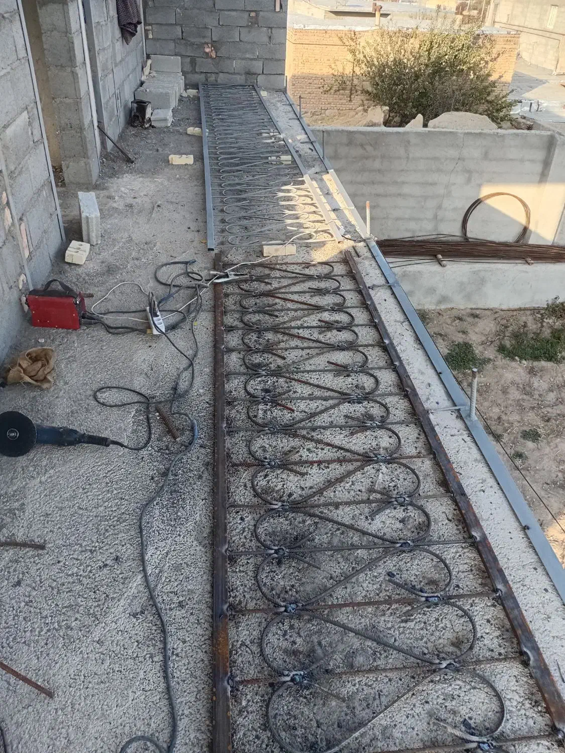 برق کاری ، لوله کشی گاز، آب و فاضلاب، آهنگری|خدمات پیشه و مهارت|بستان آباد, |دیوار