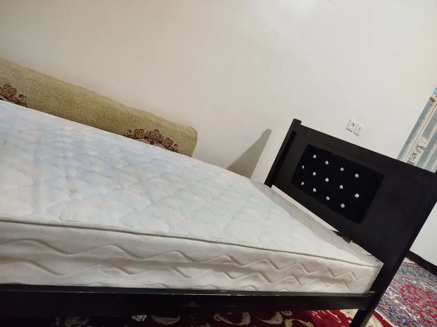 تخت و تشک|تشک تختخواب|خرمآباد, |دیوار