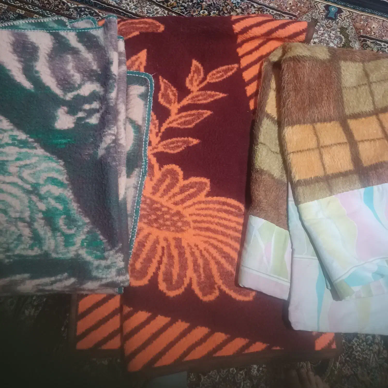 پتو یک نفره معمولی|رختخواب، بالش، پتو|اراک, |دیوار