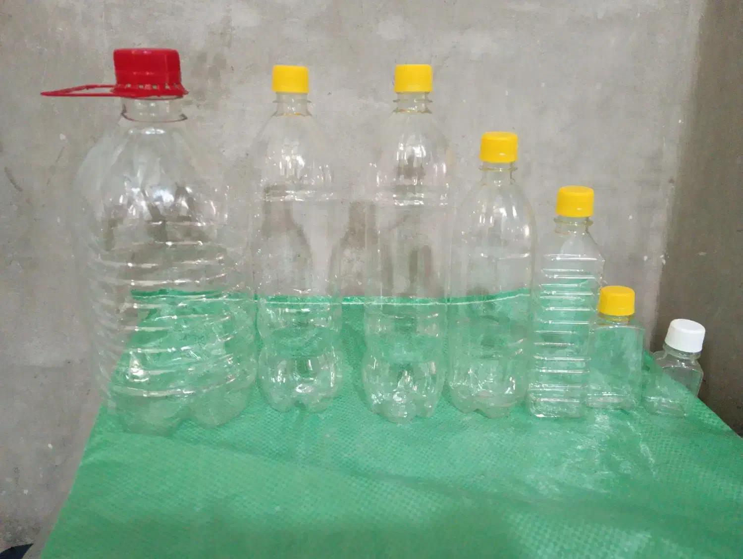 تولید انواع بطری های پلاستیکی باکیفیت در ابهر|ظروف نگهدارنده، پلاستیکی، یک‌بارمصرف|ابهر, |دیوار