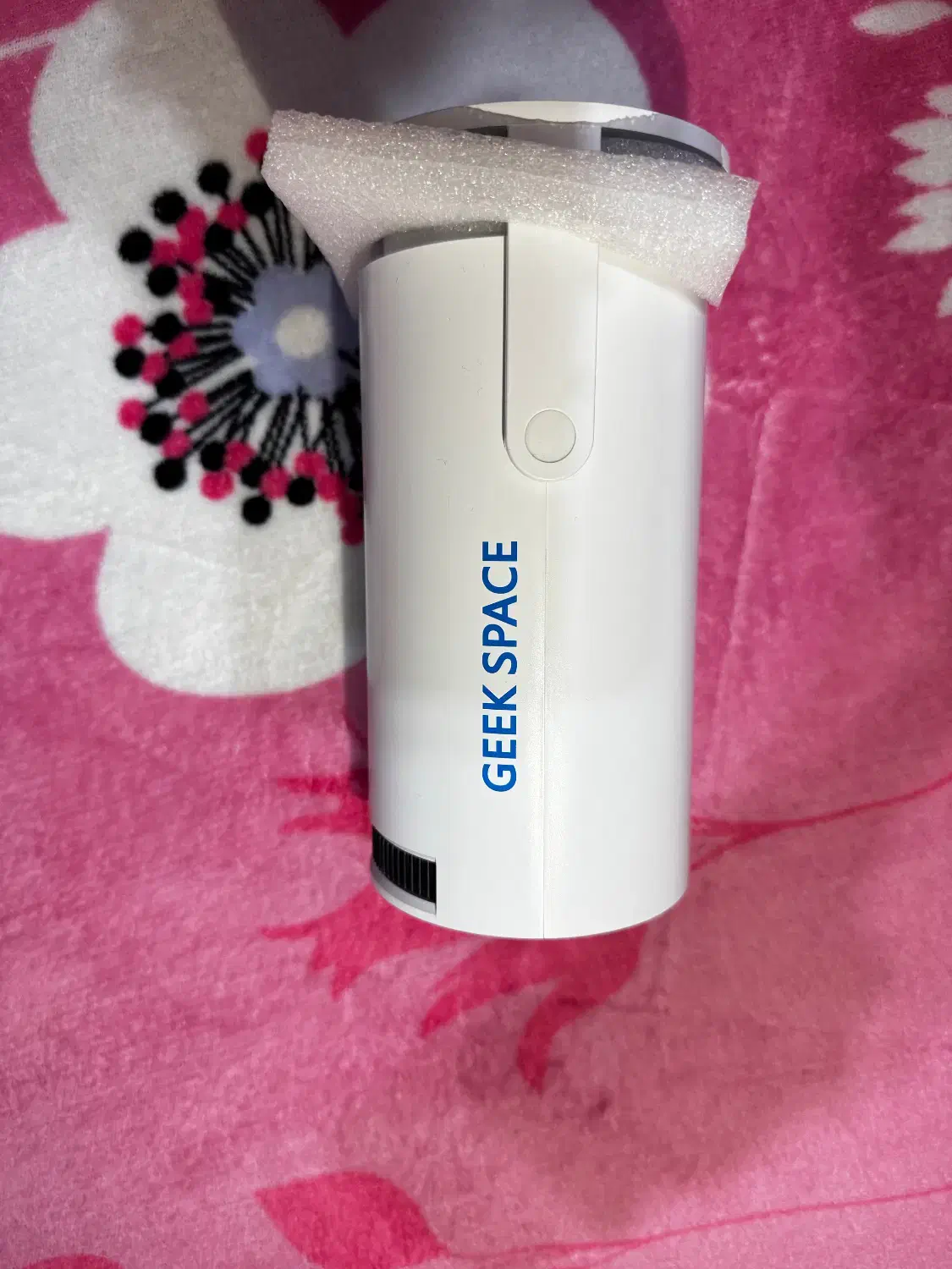 ویدیو پروژکتور  geek space ultra Hd 4K|تلویزیون و پروژکتور|رشت, پارک شهر|دیوار