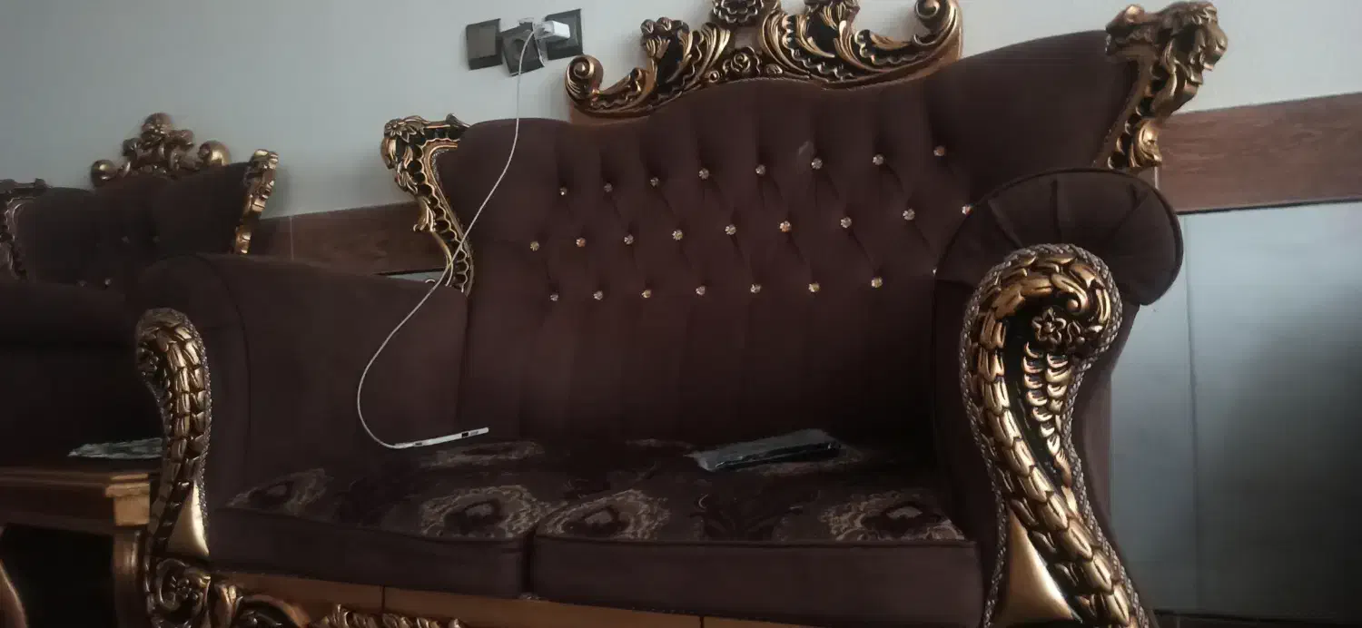 مبل 7نفره رزین همراه میز وعسلی|مبلمان خانگی و میز عسلی|شاهین‌شهر, گرگاب|دیوار