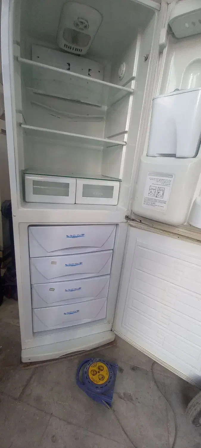 یخچال فریزر سایوان|یخچال و فریزر|چهارباغ, |دیوار