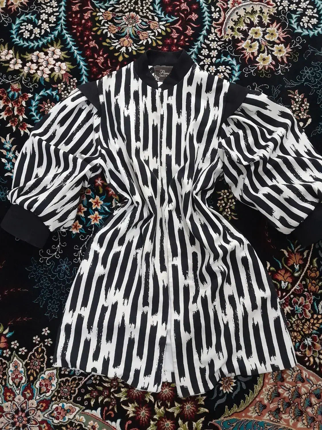 مانتو|لباس|کبودرآهنگ, |دیوار