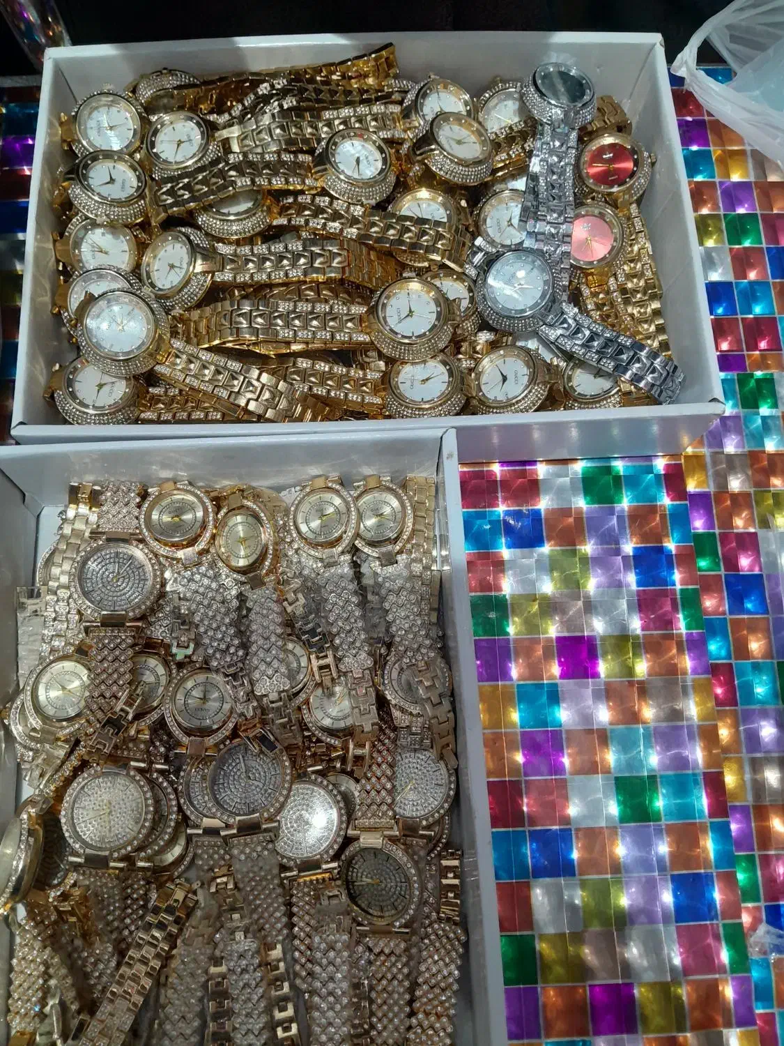 ۲۰۰دستگاه ساعت در تنوع مختلف بند فلزی و چرمی|ساعت|اردبیل, |دیوار