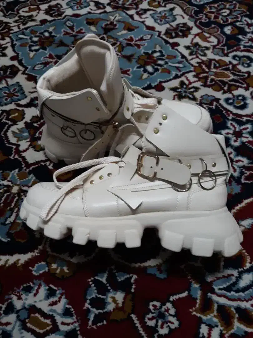 کتونی|کیف، کفش، کمربند|قم, هنرستان|دیوار