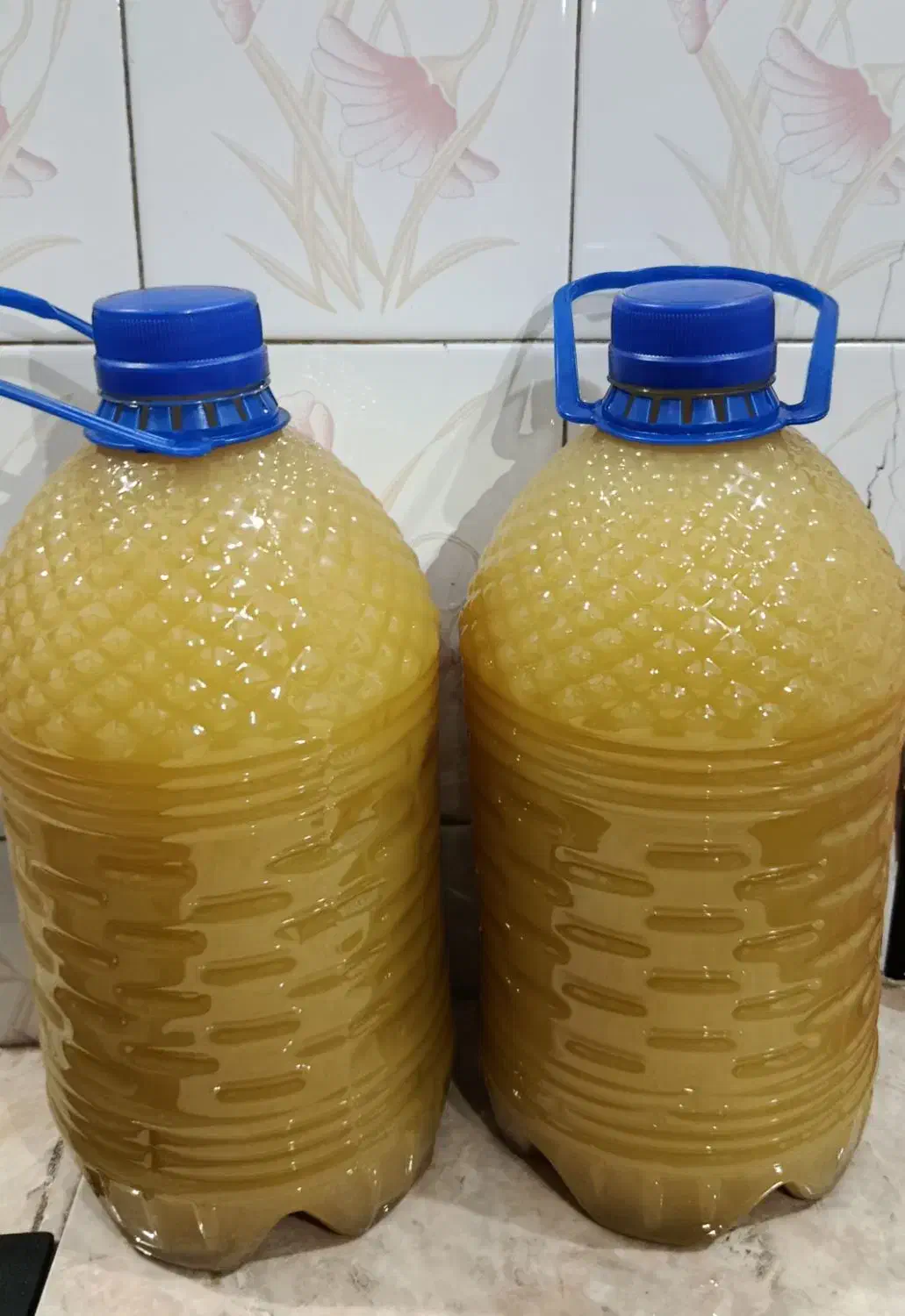 آبلیمو بطری 1/5قیمت 220 وابغوره ظرف چهار لیتری 200|خوردنی و آشامیدنی|شیراز, قلعه نو|دیوار