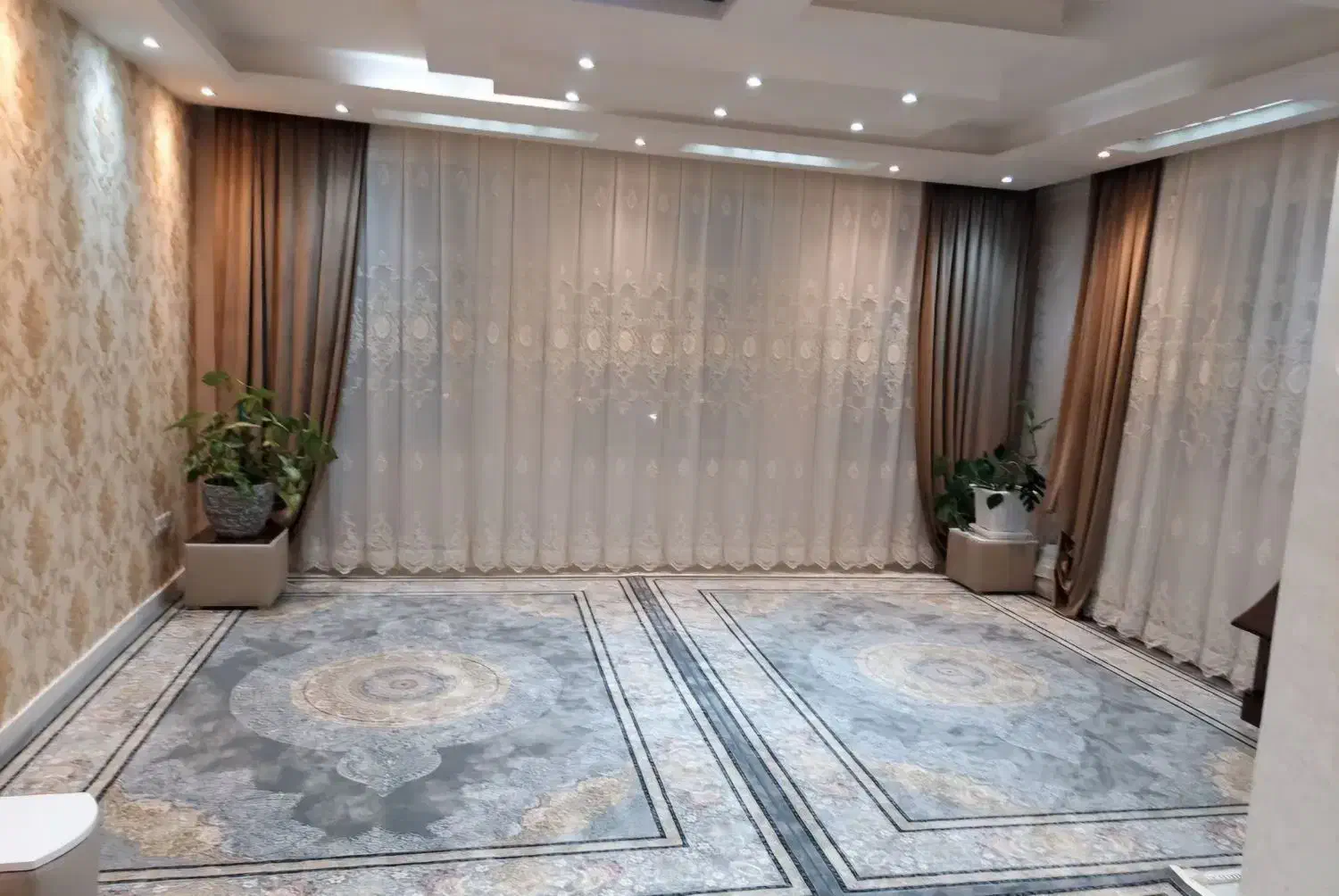 پرده پذیرایی در حد نو|پرده، رانر، رومیزی|گرمی, |دیوار