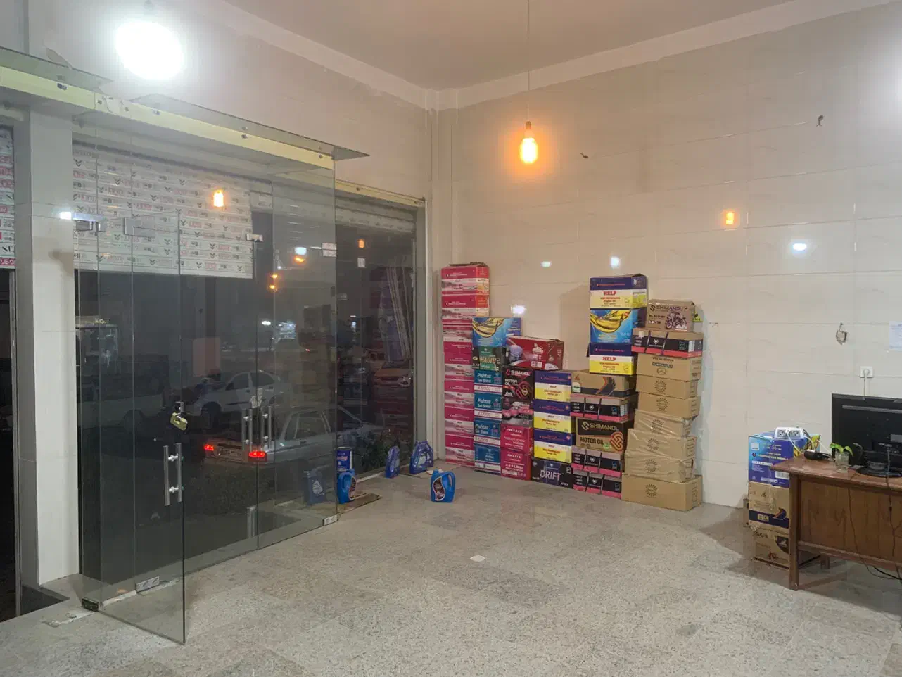 اجاره مغازه۹۵متری مهدی اباد ویترین عالی|اجارهٔ مغازه و غرفه|شاهرود, |دیوار