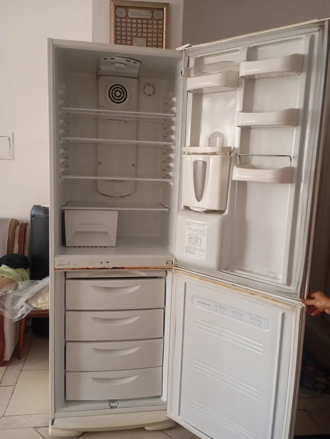 یخچال دو در بالا یخچال پایین فریزر|یخچال و فریزر|ری, سیزده آبان|دیوار