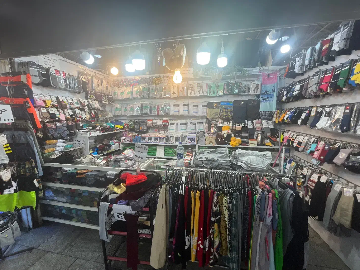 فروشنده جوان|استخدام بازاریابی و فروش|تهران, جنت‌آباد مرکزی|دیوار