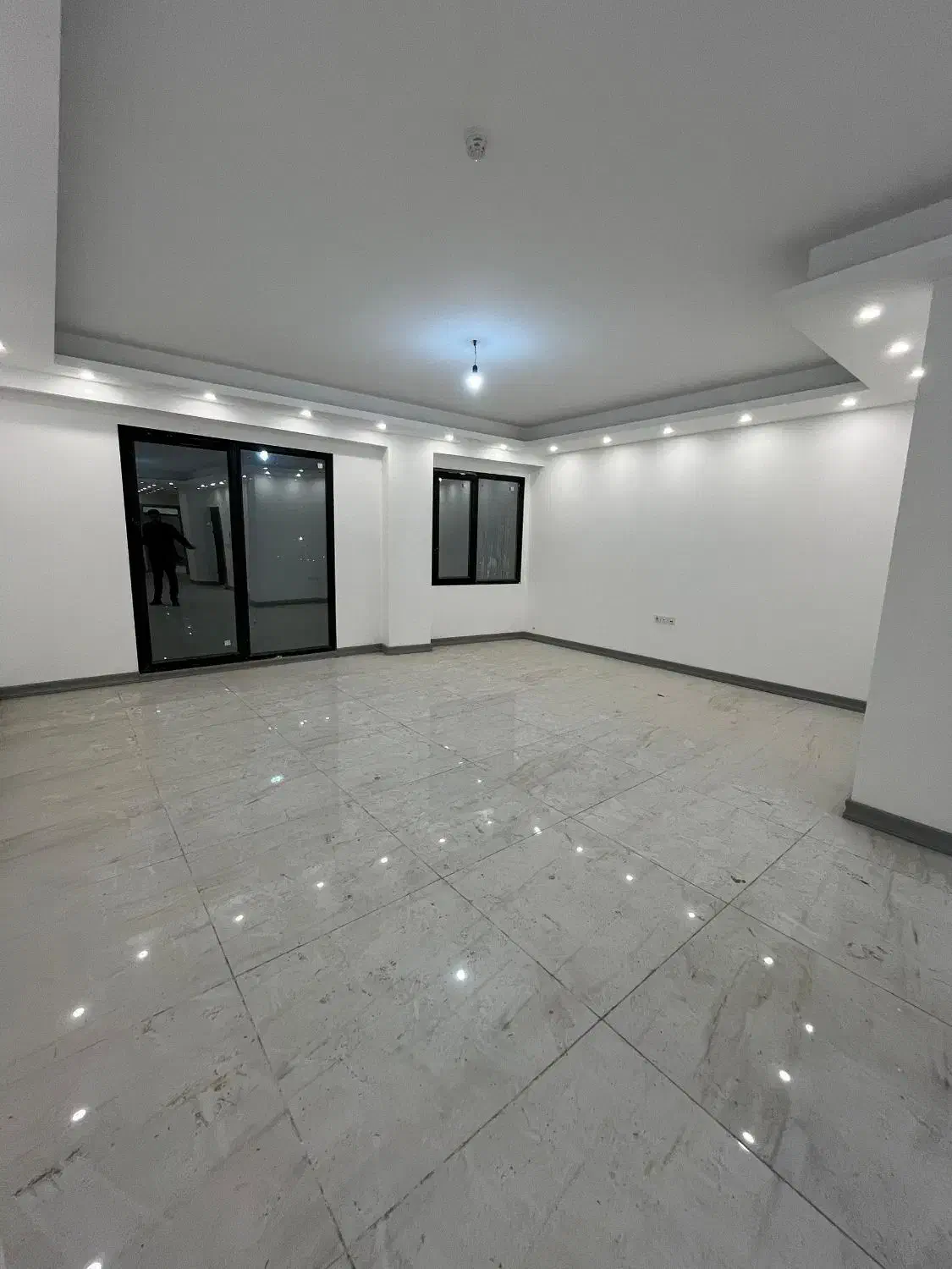 اجاره آپارتمان ۱۳۰متری نوساز بامستر درخیابان هراز|اجارهٔ آپارتمان|آمل, |دیوار