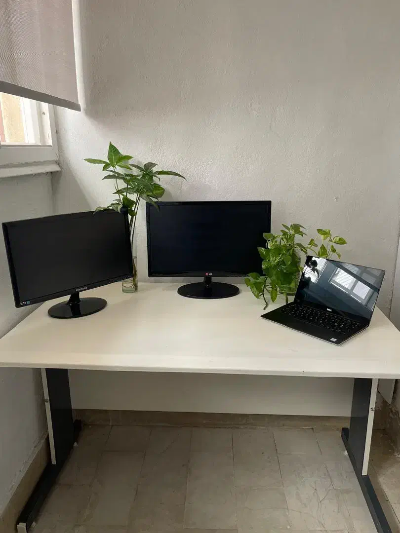 میز نقشه کشی و کامپیوتر و کار|میز تحریر و کامپیوتر|پردیس, فاز ۳|دیوار