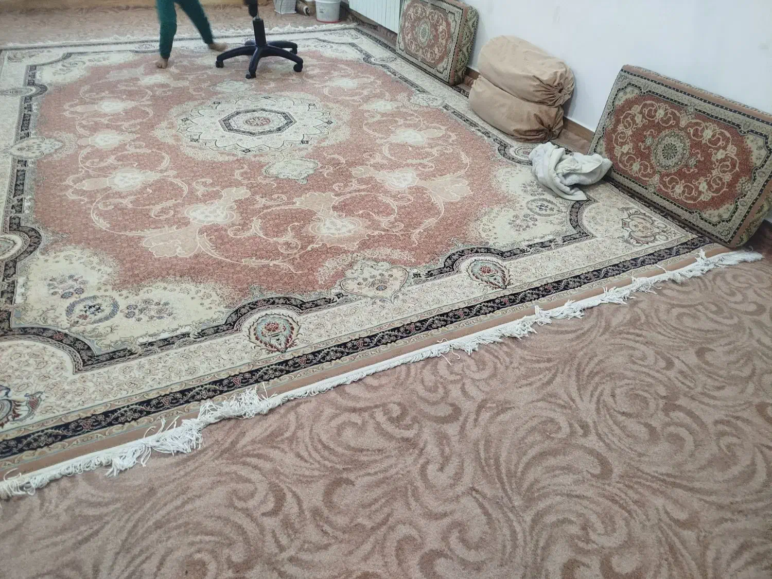 پالاز|موکت|بانه, |دیوار