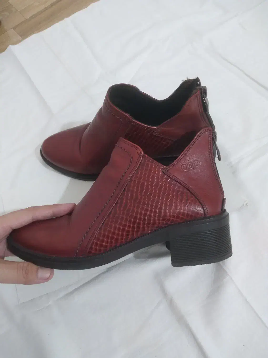 نیمبوت|کیف، کفش، کمربند|گنبد کاووس, |دیوار