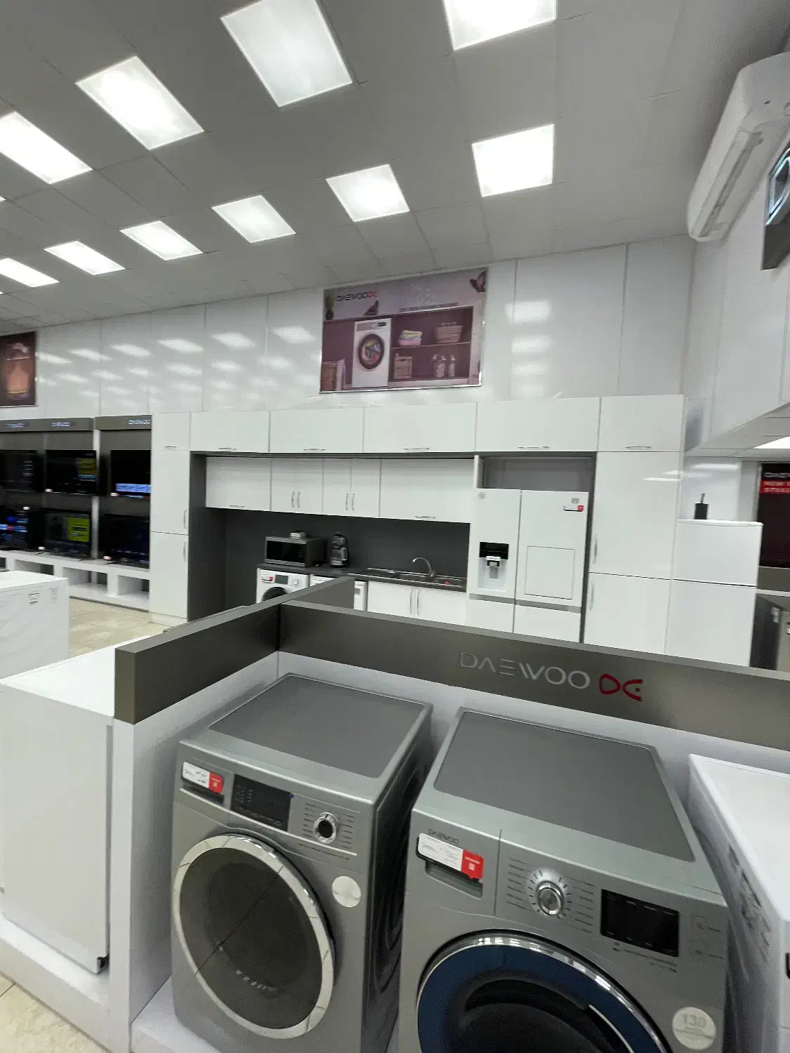 اجاره تجاری بر اصلی گنبد ۲۳۰ متر|اجارهٔ مغازه و غرفه|گنبد کاووس, |دیوار