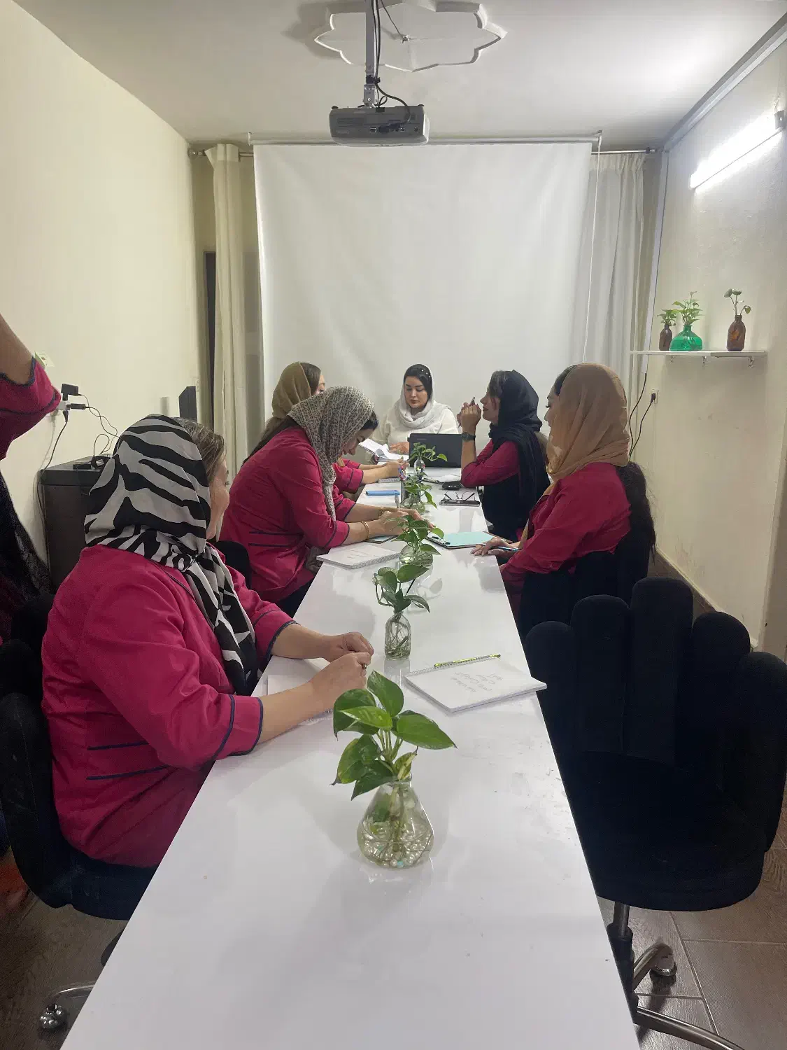 آموزش ‌تضمینی‌ آرایشگری‌‌ با پشتیبانی‌ و مدرک‌|خدمات آموزشی|شیراز, فلکه گاز|دیوار