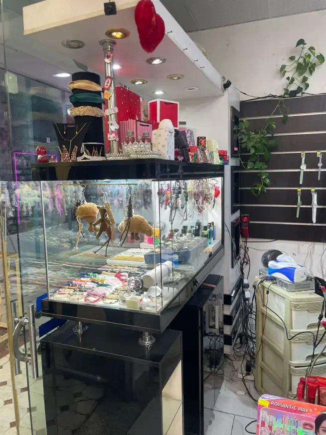 دکور ویترین بدلیجات|فروشگاه و مغازه|شاهرود, |دیوار