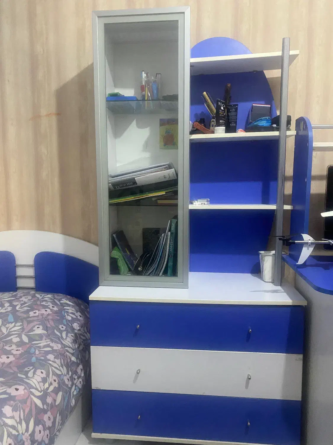 کمد لباس وکتابخانه  نوجوان|کتابخانه، شلف، قفسه‌های دیواری|مشهد, جاهد شهر|دیوار